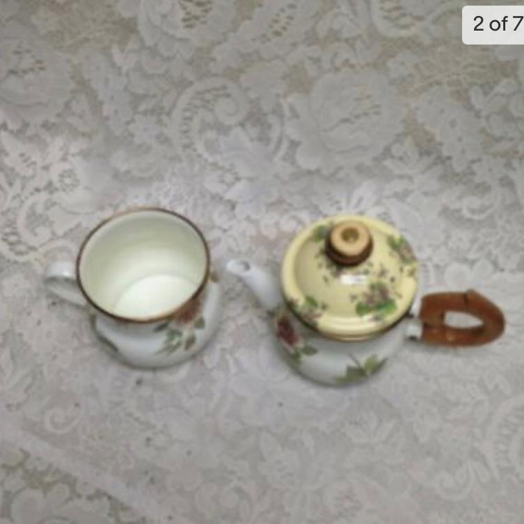 1995 Camp MacKenzie Childs Ltd., White Floral Enamelware, 3pcTea Set (2Z1021) T