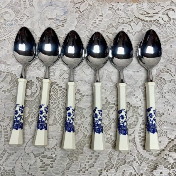 Vintage, 30-pc Oxford Hall Japan Blue Willow Flatware, Service for 6 with Box(B)