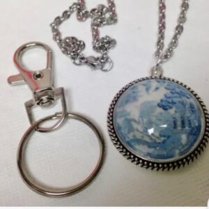 Beautiful, 1.25in W Round Blue Willow Pendant 18in Silver Tone Necklace