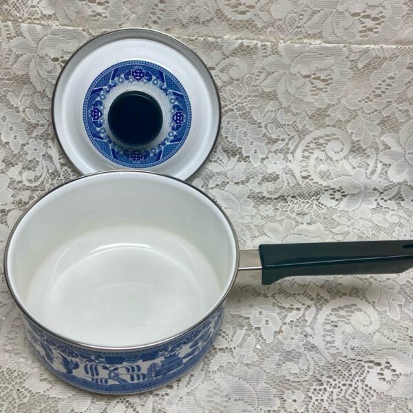 Blue Willow, Enamelware Cookware- Covered Sauce Pan(M) 14inL x 8inD x 5.5inH