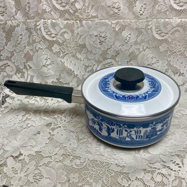 Blue Willow, Enamelware Cookware- Covered Sauce Pan(M) 14inL x 8inD x 5.5inH