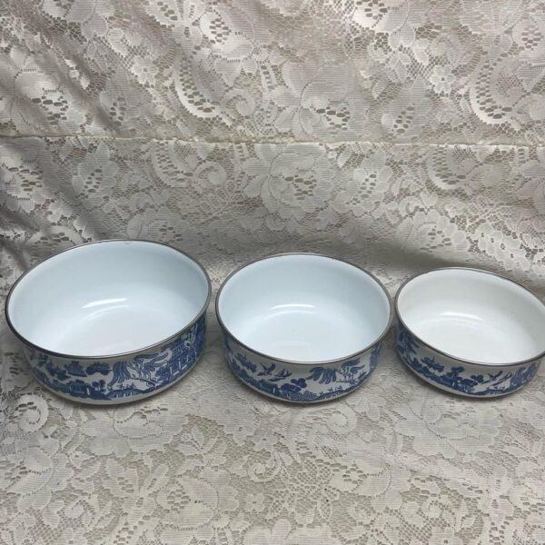 Vintage, Heritage Mint 3pc Blue Willow Enamelware Mixing Bowls 7.5in, 7in n 6in