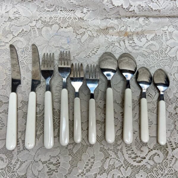 Vintage, 40-pc Blue Willow Flatware, Service for 8 with Wooden Box (B)