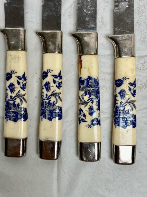 Lot of 4, Regent, Sheffield England Blue Willow Steak Knives 8in