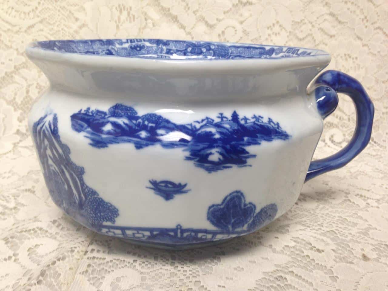 Vintage, Ironstone, Variant Blue Willow, Invalid-Adult Chamber Pot 11inx9inx6in