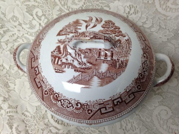 Vintage, England, D & G Co., Brown Willow 2pc 13in x 10in x 7.5in Soup Tureen