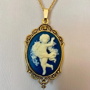 Vintage Blue Cameo of a Cherub 18in Gold Plated Pendant Necklace