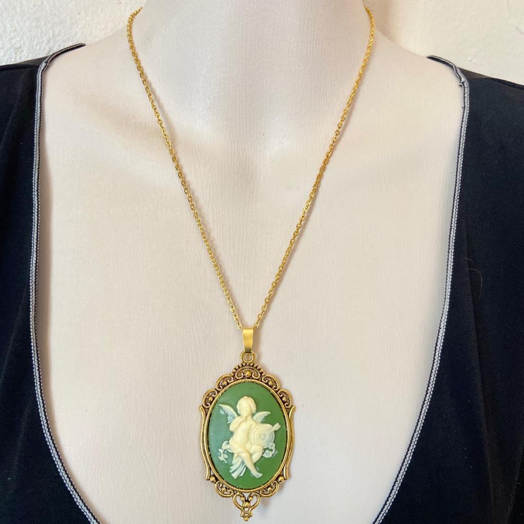 Vintage Green Cameo of a Cherub 18in Gold Plated Pendant Necklace