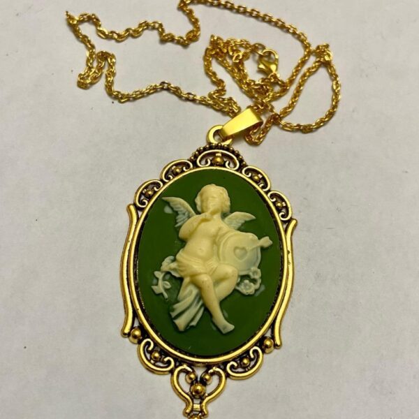 Vintage Green Cameo of a Cherub 18in Gold Plated Pendant Necklace