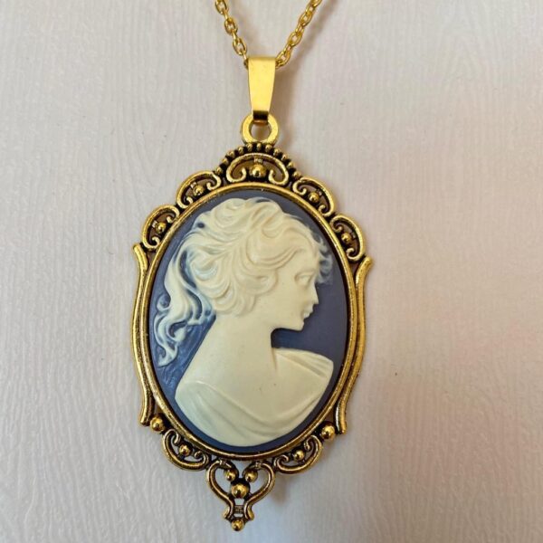 Vintage Blue Cameo of a Lady 18in Gold Plated Pendant Necklace