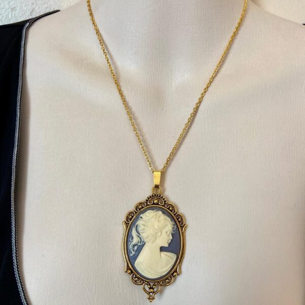 Vintage Blue Cameo of a Lady 18in Gold Plated Pendant Necklace