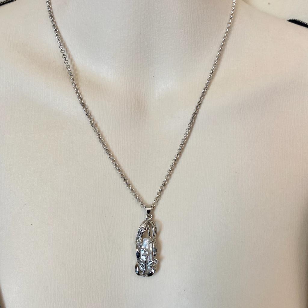 Vintage Encased Biwa Pearls Pendant in18in Sterling Chain Necklace