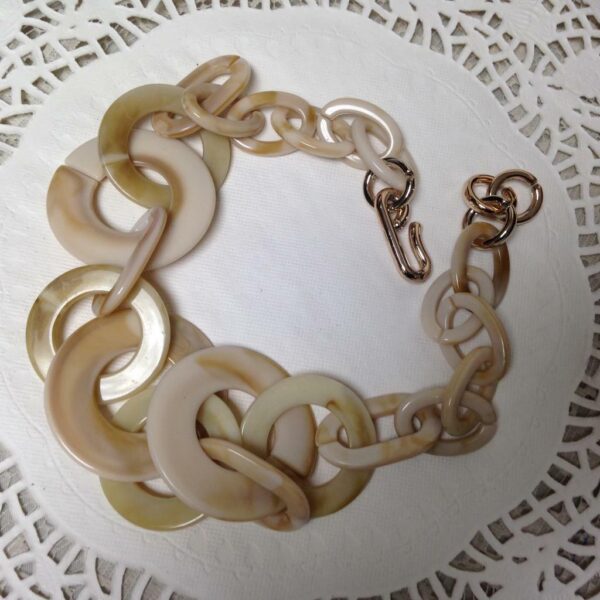 Beautiful, Chunky, Marblelized Beige 22in Necklace