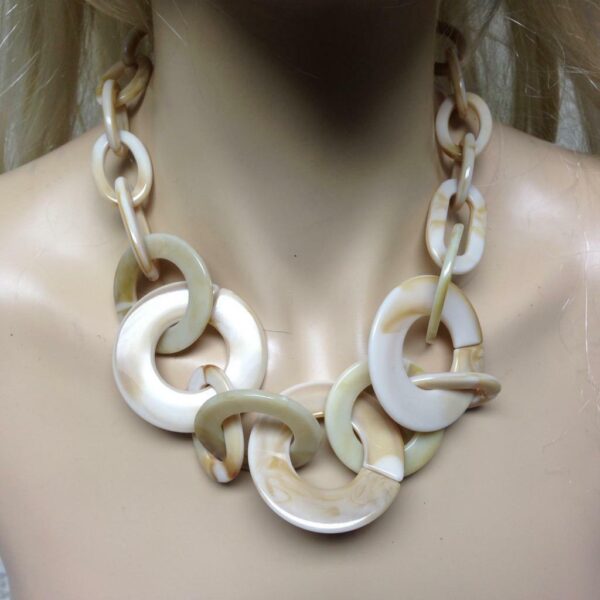 Beautiful, Chunky, Marblelized Beige 22in Necklace