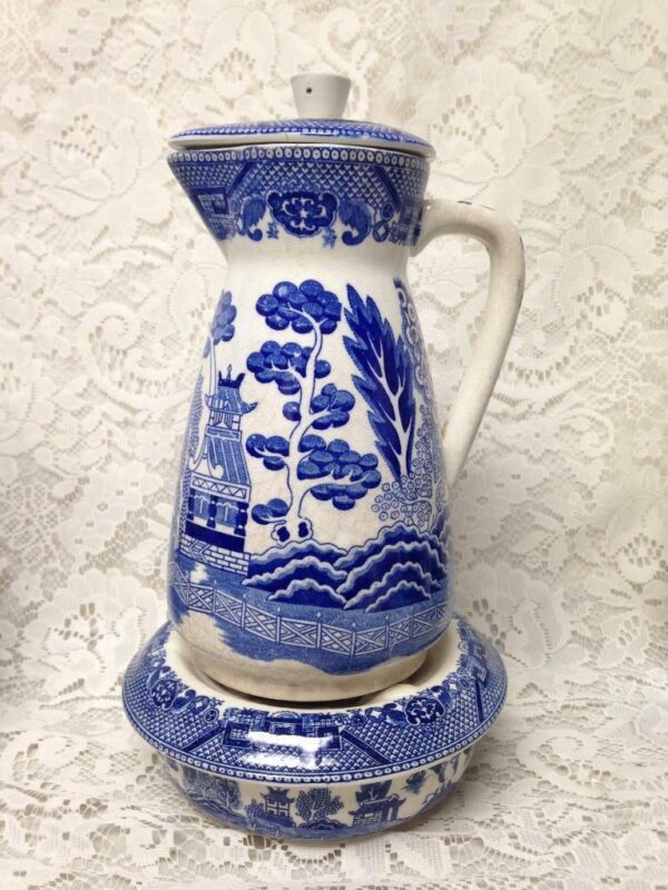 Vintage, Rare, Made in Japan, 10inx5in Blue Willow Carafe with Warmer 3inx5in