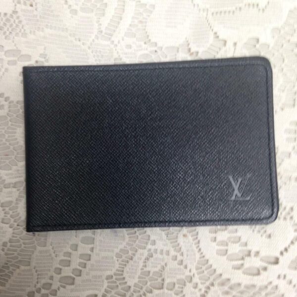 Louis Vuitton Black Taiga Leather Credit Card Case 5in x 3.5 in