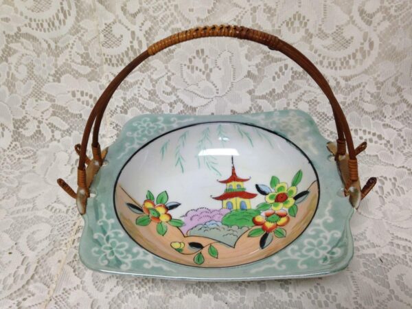 Vintage, Japan, Gaudy Blue Willow Deep Dish Basket- Wicker Handle 8.5inx7.5in