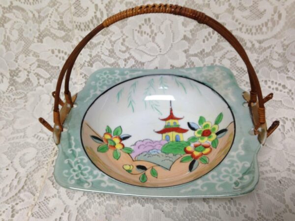 Vintage, Japan, Gaudy Blue Willow Deep Dish Basket- Wicker Handle 8.5inx7.5in