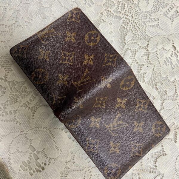 Authentic Louis Vuitton Brown Mono Mens Credit -ID Card Wallet 4in x 4in (A)