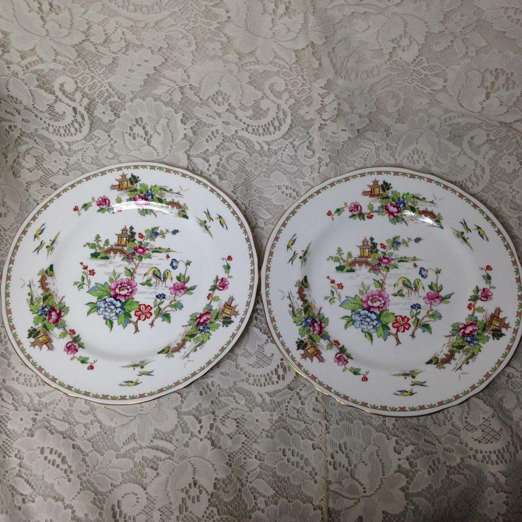 Vintage Crown Staffordshire Polychrome Gaudy BlueWillow 2pc 10.5in Dinner Plates