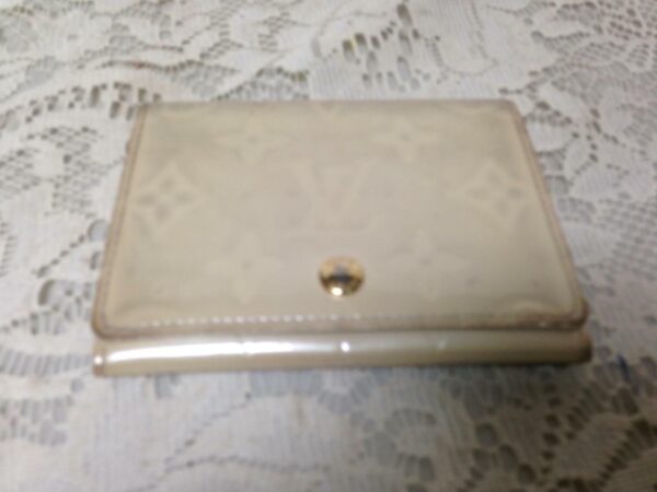 Authentic Louis Vuitton Beige Patent Leather Credit Card- Coin Purse 4.5in x 3in