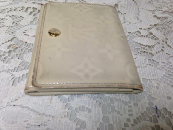 Authentic Louis Vuitton Beige Patent Leather Credit Card- Coin Purse 4.5in x 3in