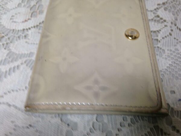 Authentic Louis Vuitton Beige Patent Leather Credit Card- Coin Purse 4.5in x 3in