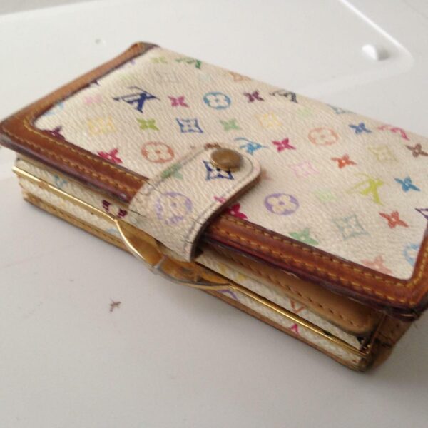 Louis Vuitton Multi-color White Compact Kisslock Bifold Wallet 5.5inx4in(TH0010)