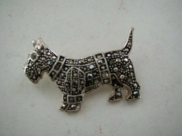 Vintage, Beautiful Scottie Brooch with Marcasites