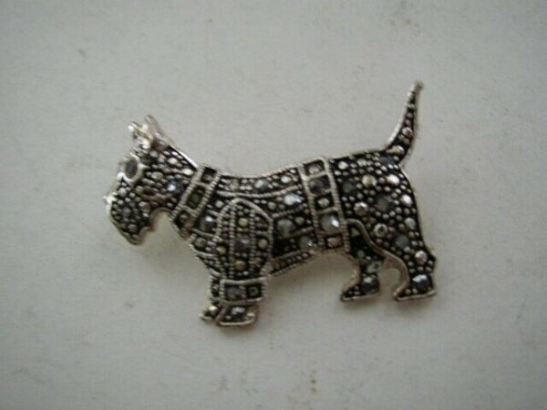 Vintage, Beautiful Scottie Brooch with Marcasites