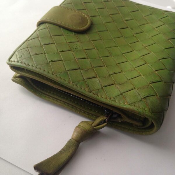 Authentic Bottega Veneta Green Leather Compact Wallet 4.5in x 4.5in