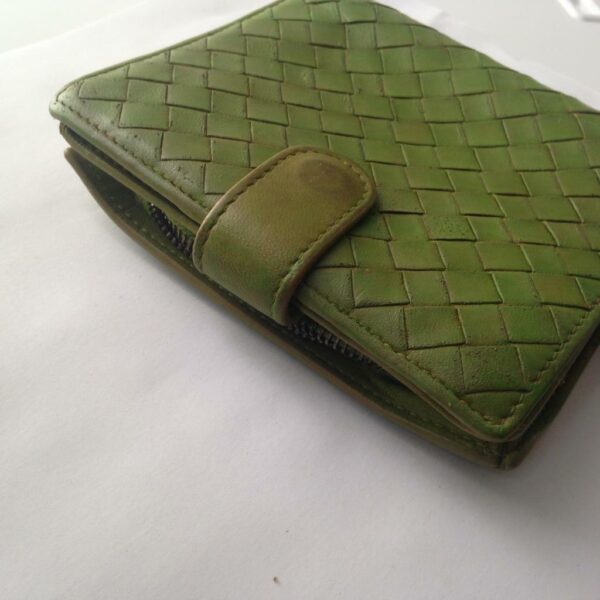 Authentic Bottega Veneta Green Leather Compact Wallet 4.5in x 4.5in