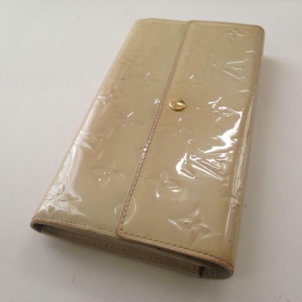 Louis Vuitton Beige Yellow Vernis Mono Bi-fold Long Wallet 7.5in x 4in( TH1142)