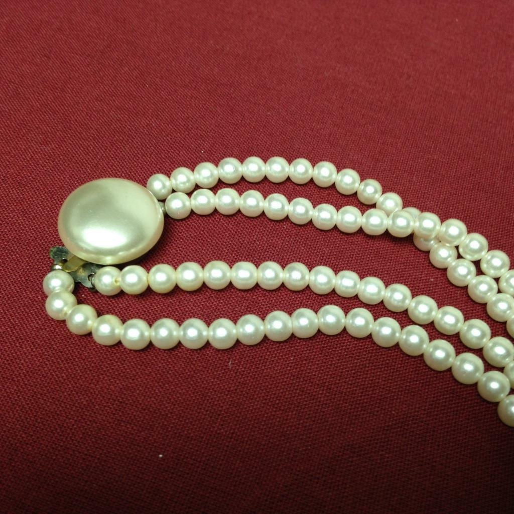 Vintage, 2 Layers of Graduated Pearls, 18in Necklace with Round Clasp