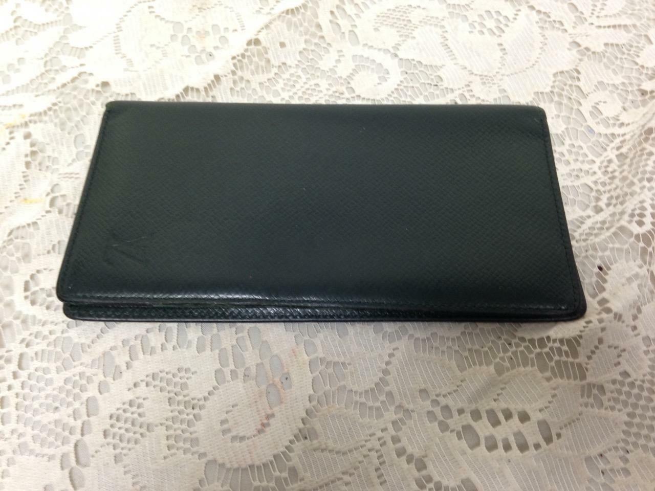 Authentic Louis Vuitton Green Taiga Leather Long- Bifold Wallet 7in x 4in MI0854