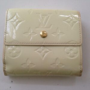 Louis Vuitton Beige Vernis Mono Elise Compact Wallet5in x 3 .5in (TH2067)