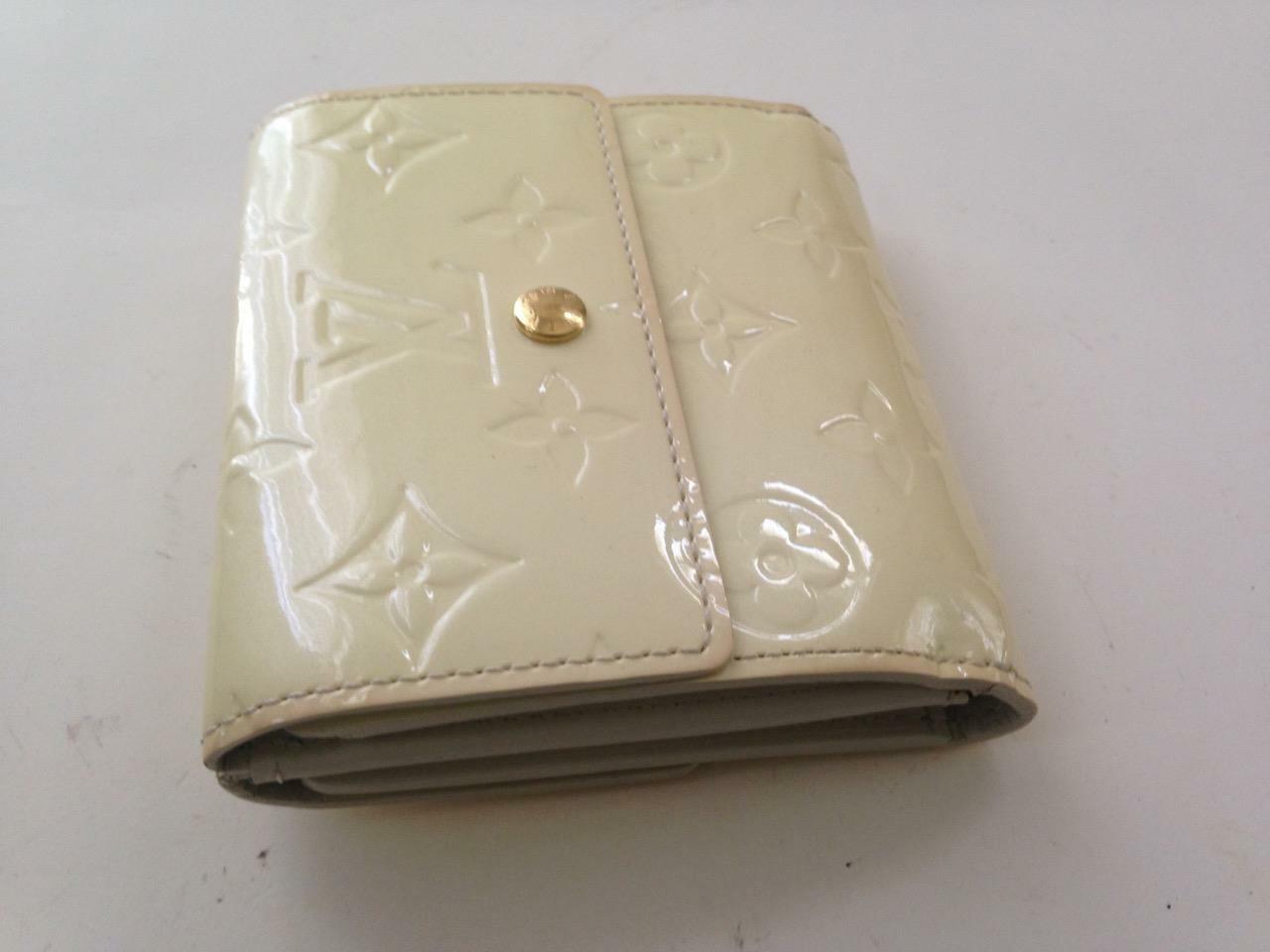 Louis Vuitton Beige Vernis Mono Elise Compact Wallet5in x 3 .5in (TH2067)