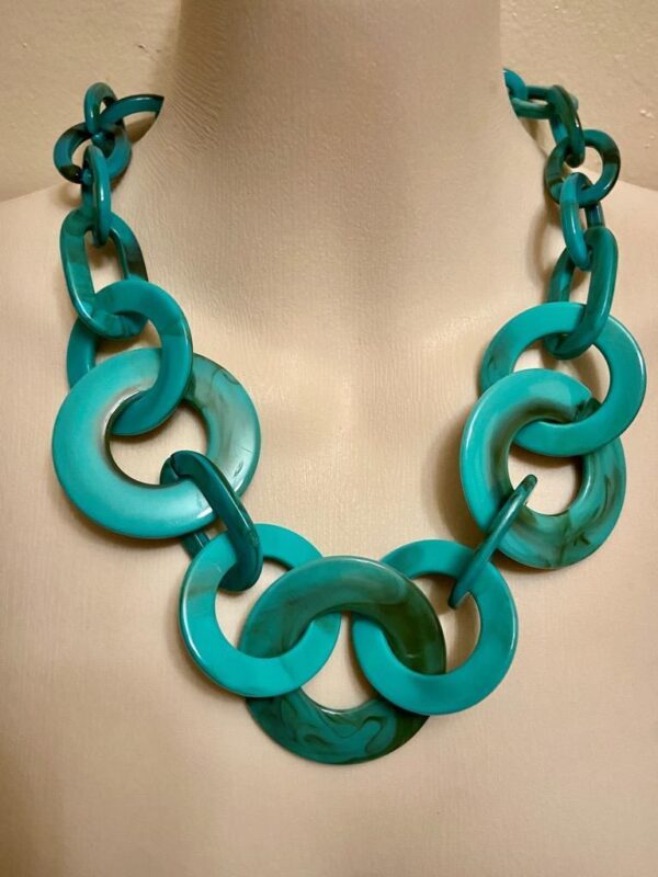 Beautiful, Chunky, Marblelized Turquoise Blue 22in Necklace