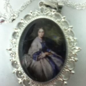 Glass Cabochon Cameo of Lady in Purple Gown Brooch-Pendant w/ 925 Chain Necklace