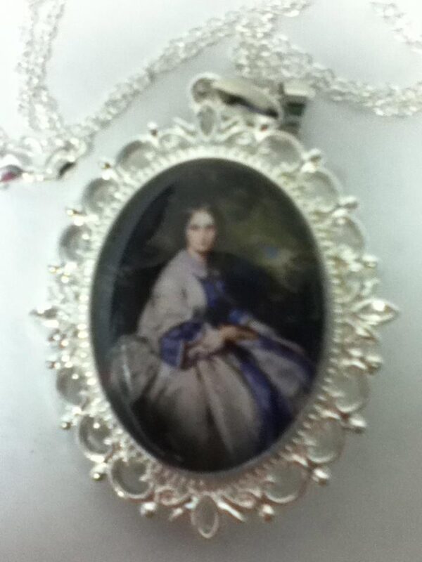 Glass Cabochon Cameo of Lady in Purple Gown Brooch-Pendant w/ 925 Chain Necklace