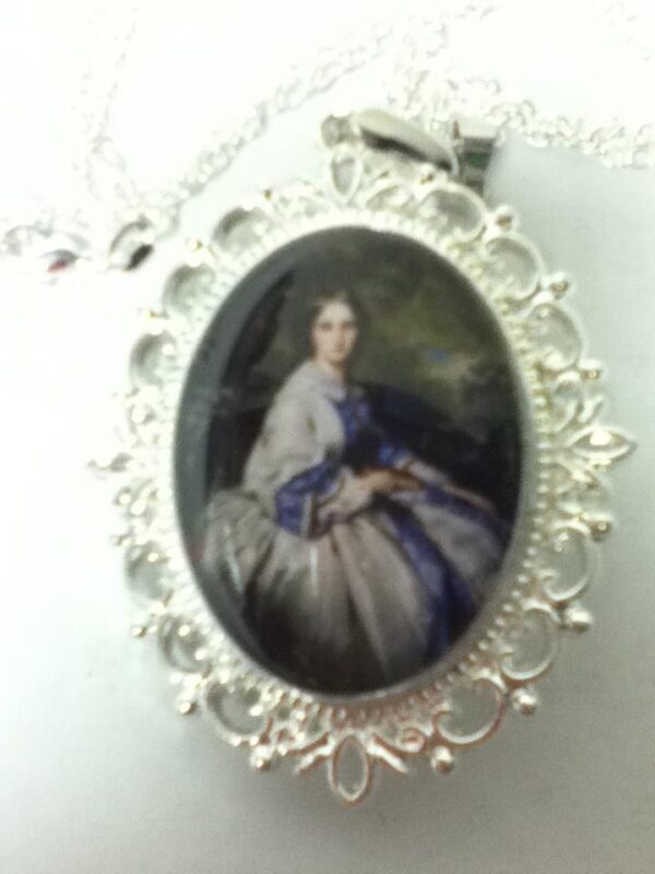 Glass Cabochon Cameo of Lady in Purple Gown Brooch-Pendant w/ 925 Chain Necklace