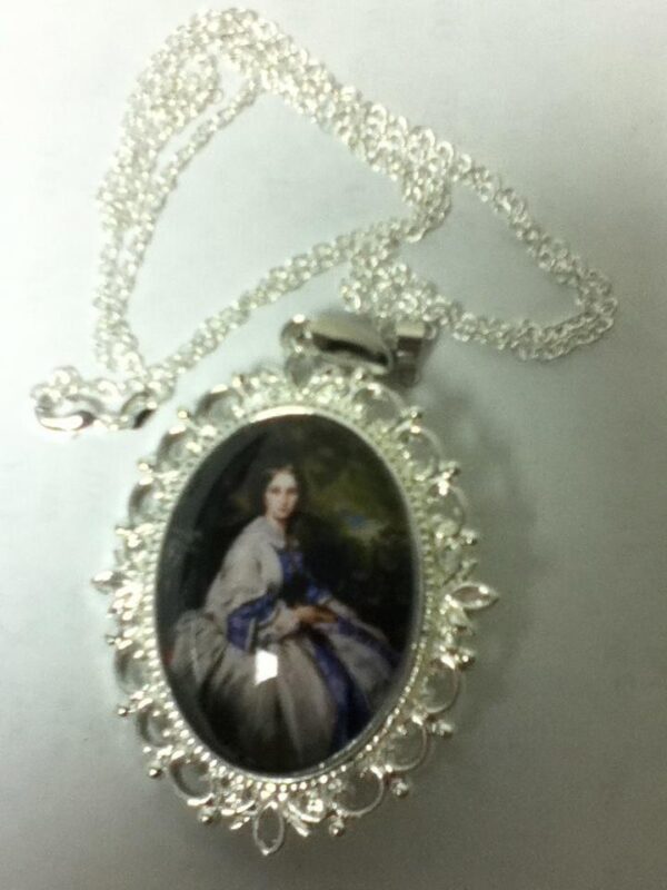 Glass Cabochon Cameo of Lady in Purple Gown Brooch-Pendant w/ 925 Chain Necklace