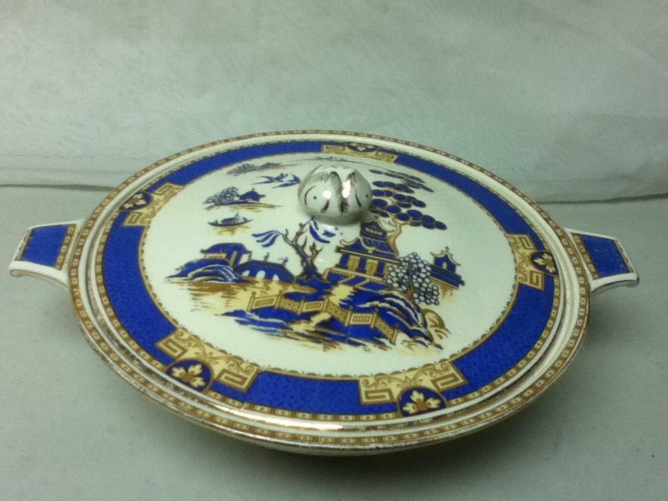 Royal Winton, England Gaudy-Blue Willow, 11.5in x 5in Soup Tureen or Cov. Veg.