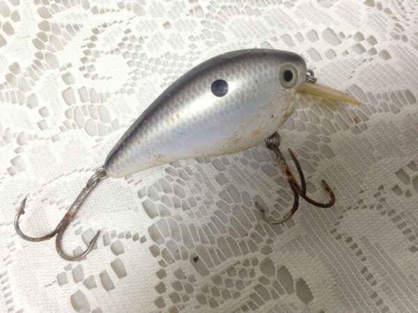 Vintage Fishing Lures, Rounded Silver with 2 Hooks, 5.5in L x 3in W