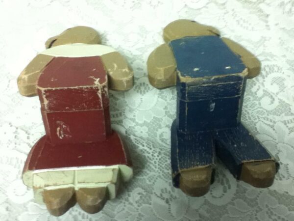 Vintage Pair of 11in Carved and Painted, Wooden Bears Mantel or Wall Hanger