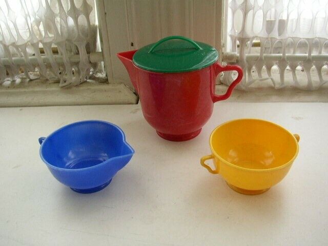 Vintage, Ideal 9-pc Multi-Colored Childs Tea Set