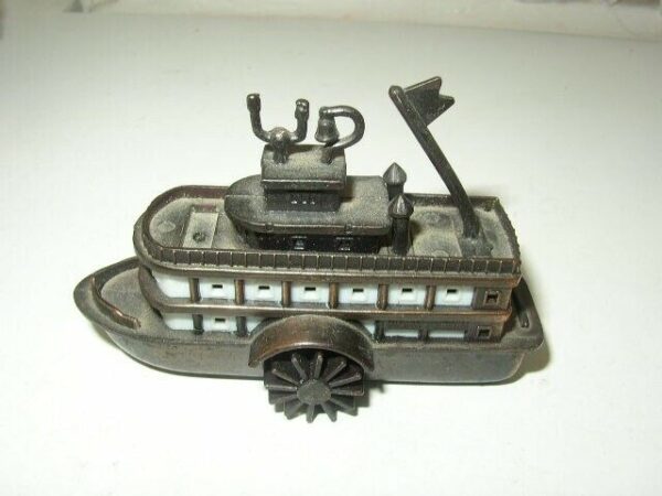 2-pc Metal Mini Toy-Sharpeners: Steamboat-Locomotive