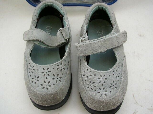 Beautiful, Pre-owned Gymboree Size-6 Girl Suede Leather Shoes