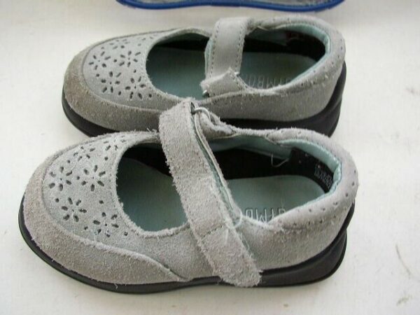 Beautiful, Pre-owned Gymboree Size-6 Girl Suede Leather Shoes