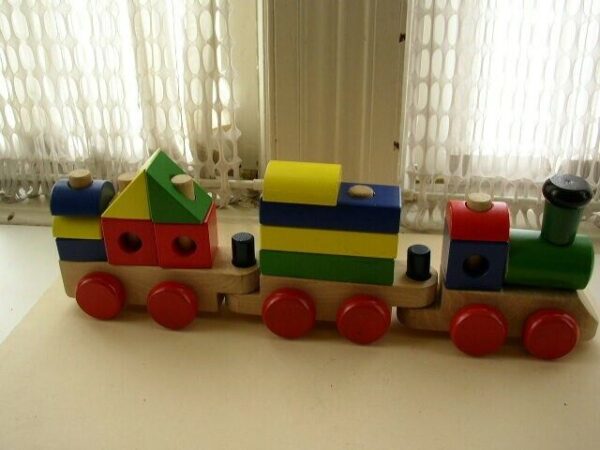 Melissa & Doug's, Large, 18-pc Classic Stacking Wooden Toy Train # 572